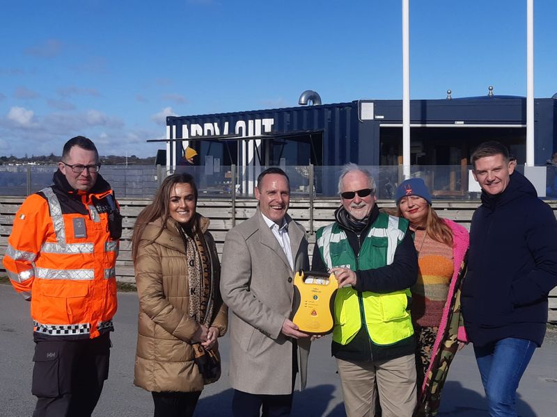 Clontarf CFR Launch New Public Defibrillator at Happy Out
